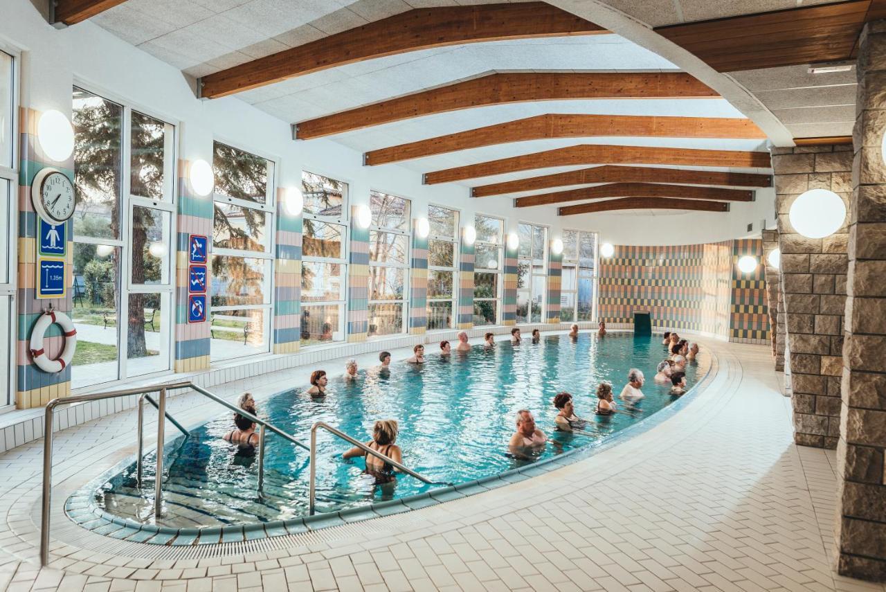 איזולה Hotel Delfin מראה חיצוני תמונה