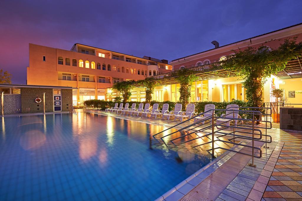 איזולה Hotel Delfin מראה חיצוני תמונה