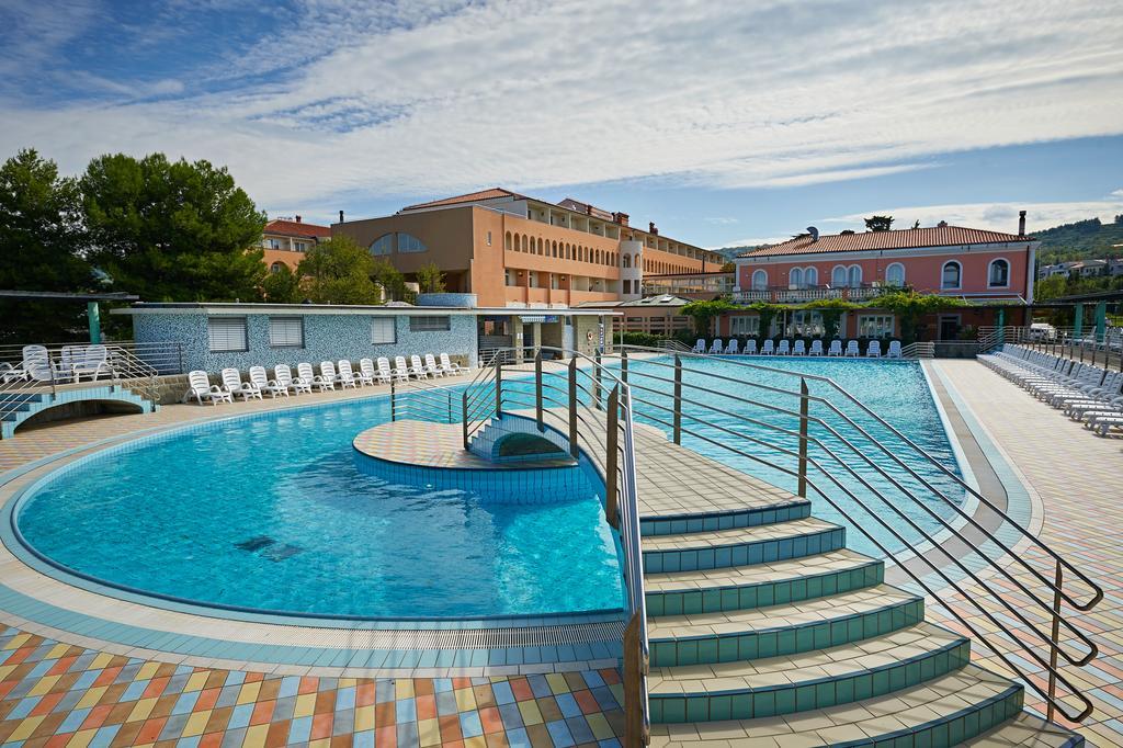 איזולה Hotel Delfin מראה חיצוני תמונה