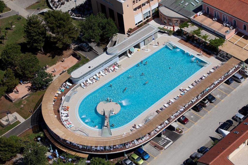 איזולה Hotel Delfin מראה חיצוני תמונה